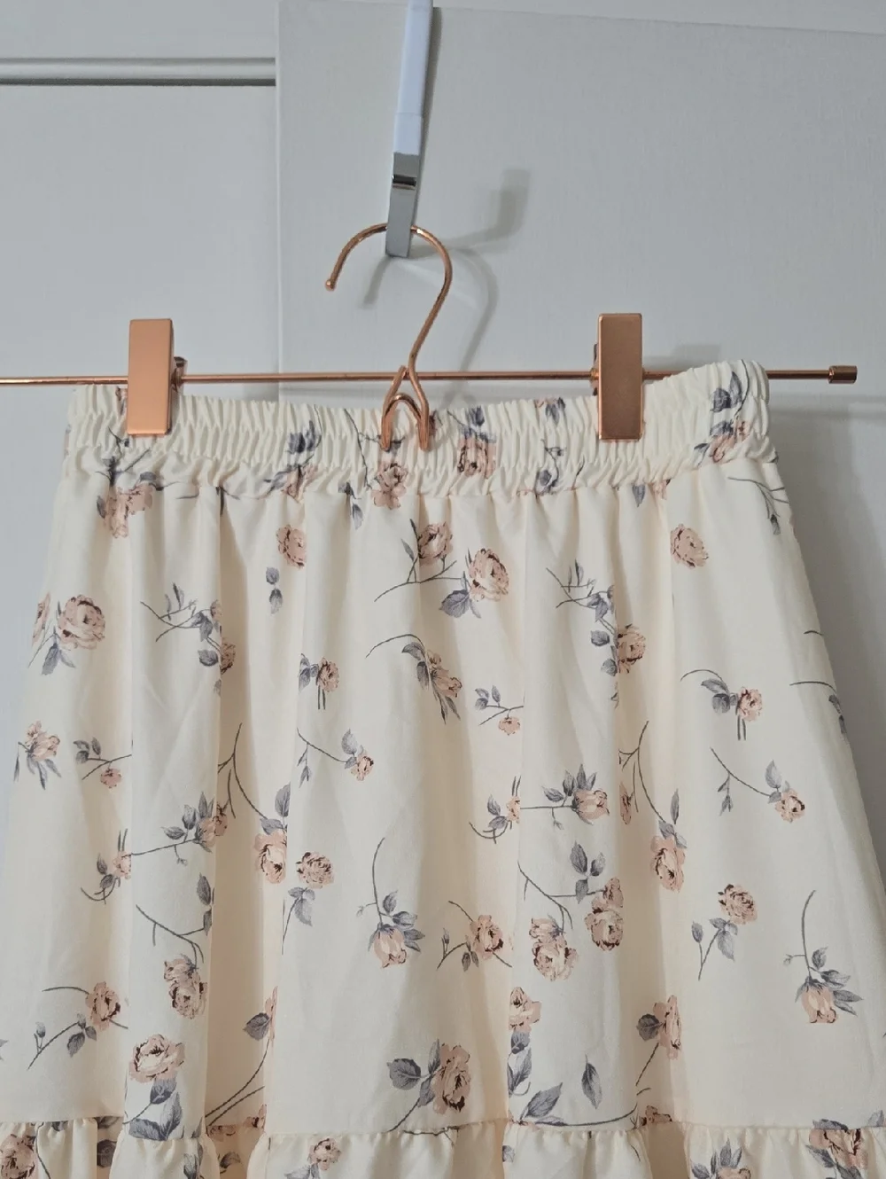 Cream Floral Tiered Maxi Skirt - Picture 2 of 9